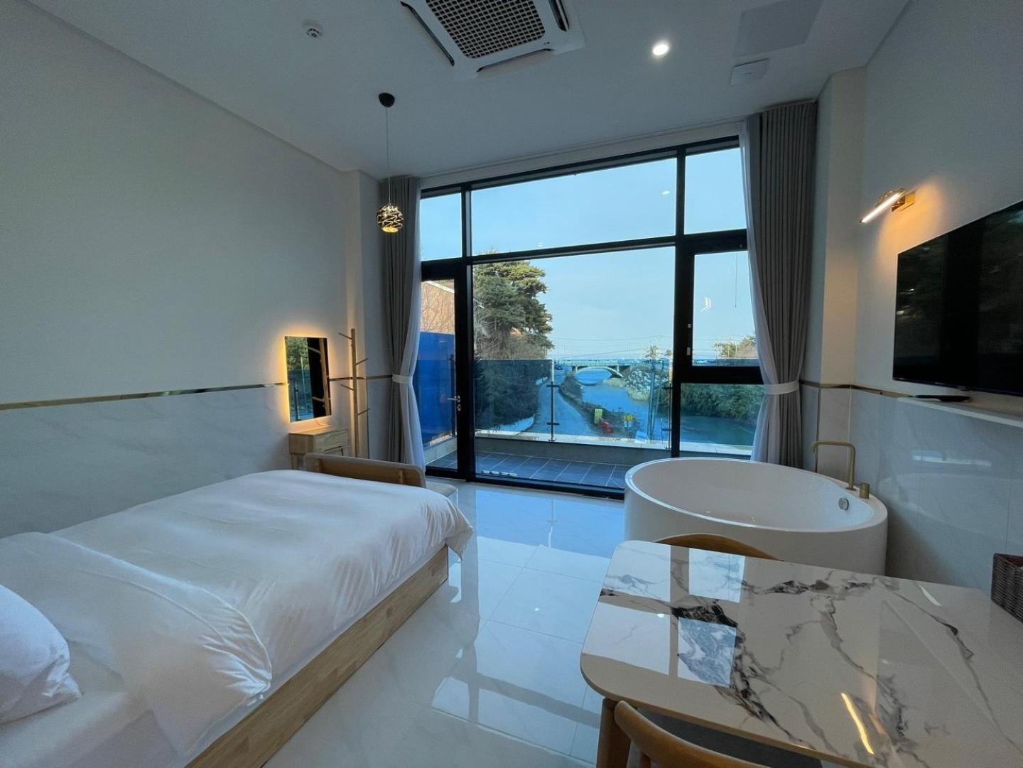 Today Gyeongpo Oceanview Pension Каннин Номер фото